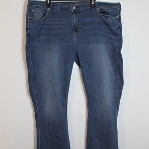 Levi Signature Women’s Boot Cut Jeans(size 24M)